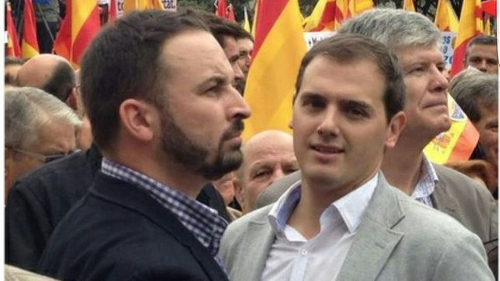 Santiago Abascal, junto a Albert Rivera en una manifestación en Barcelona EE