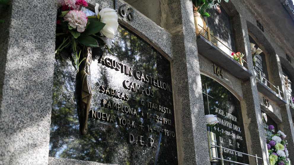 Nicho de Agustín Castellón Campos 'Sabicas' en el cementerio de Pamplona (03). IÑIGO ALZUGARAY