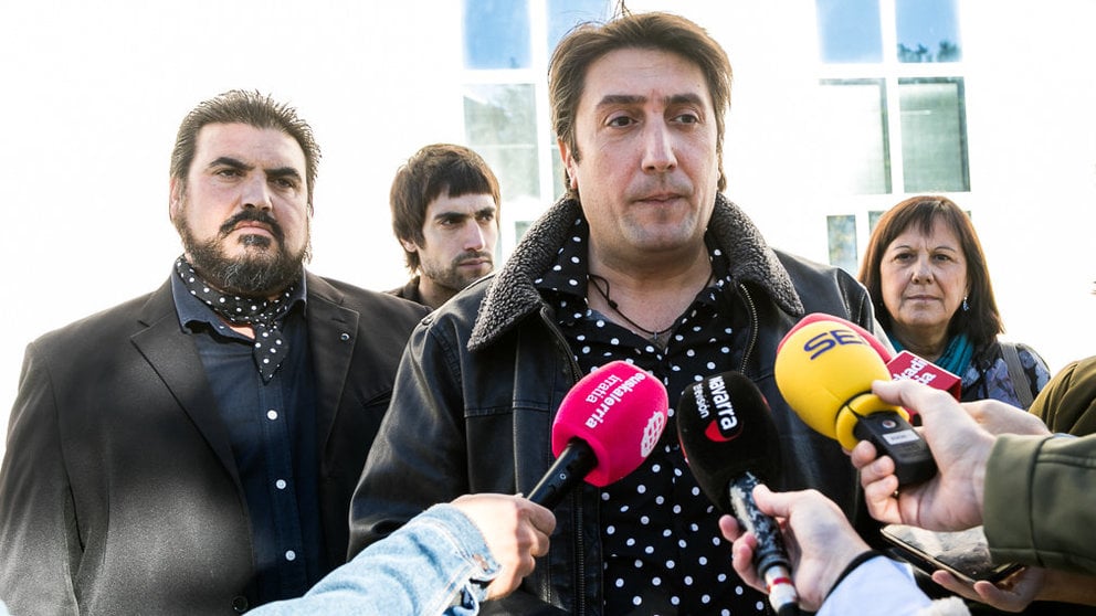 La Federación de Asociaciones Gitanas de Navarra Gaz Kaló y SOS Racismo comentan el juicio por la denegación de acceso a una persona a un bar del Casco Viejo de Pamplona (06). IÑIGO ALZUGARAY