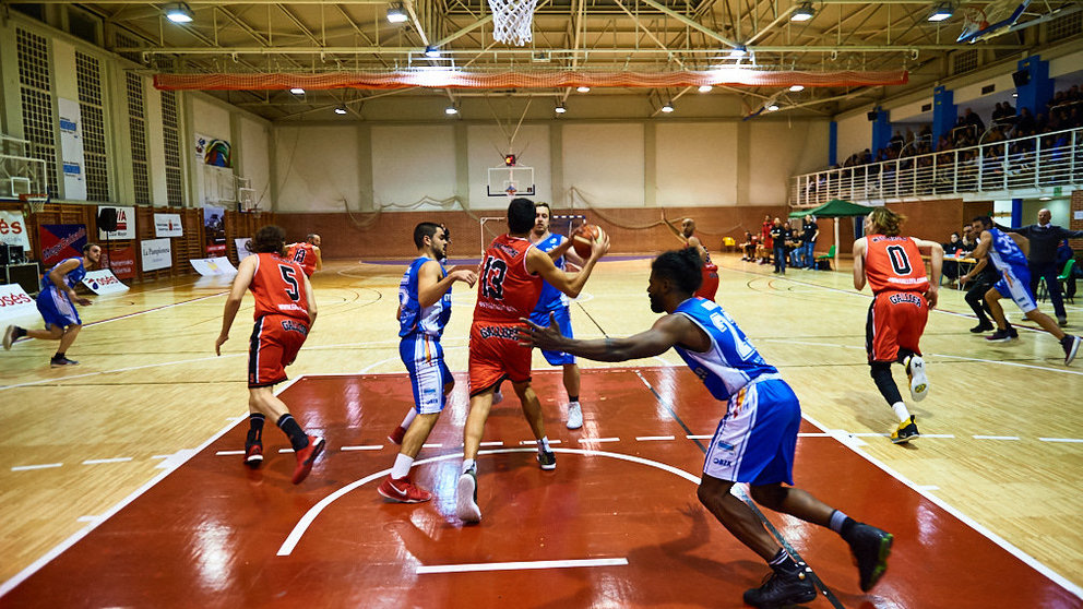 FNB Ardoi Basket - La Gallofa en el Pabellón de Zizur Mayor. MIGUEL OSÉS 16
