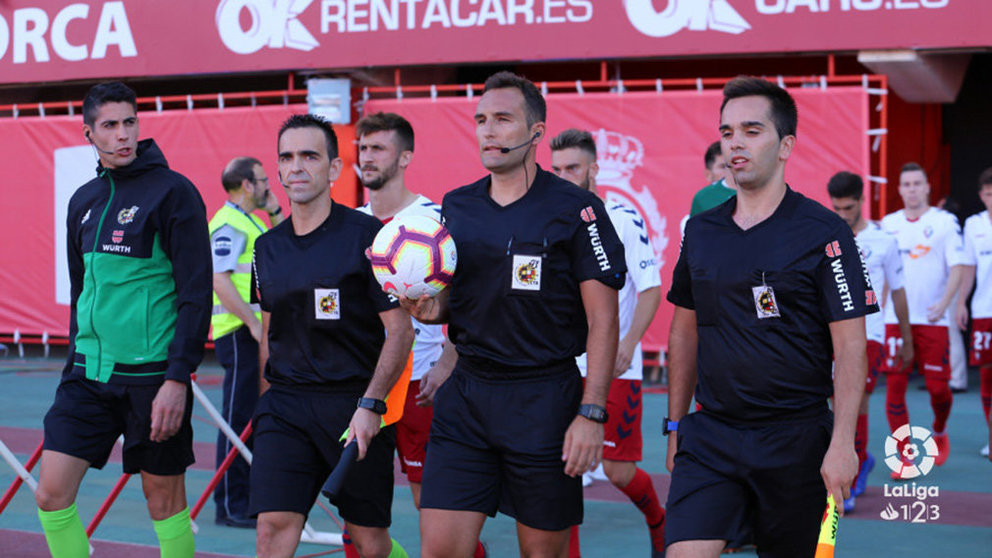 El árbitro Arcediano Monescillo en el partido Mallorca - Osasuna (1-0). La Liga..