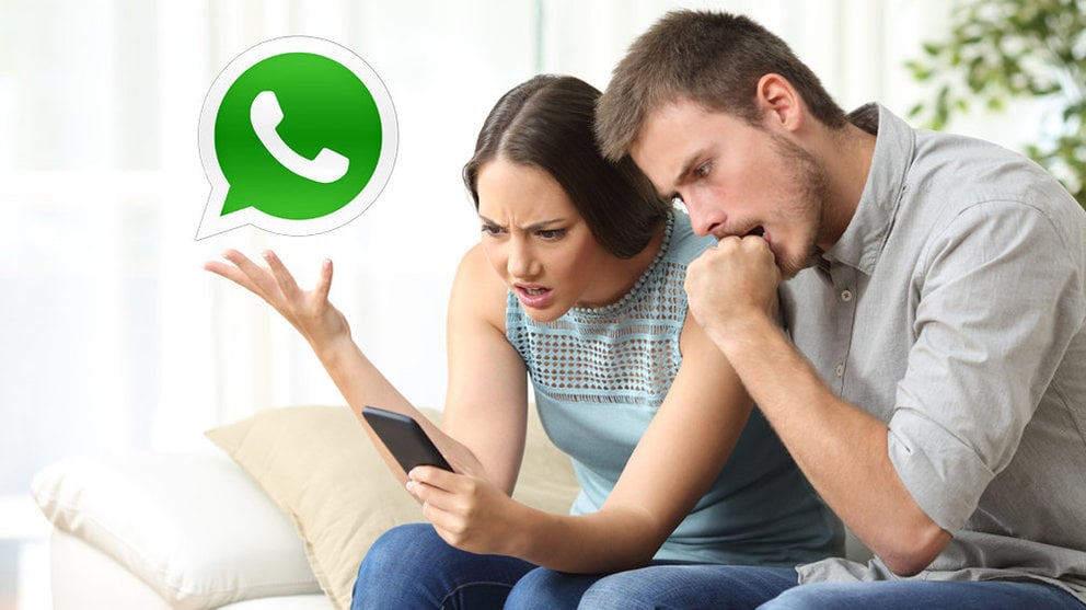 Una pareja joven se sorprende al observar las consecuencias de una aplicación automática en su teléfono móvil ARCHIVO 1