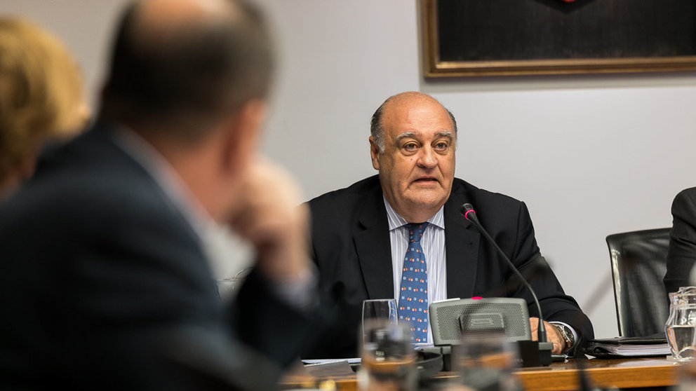 El presidente del Tribunal Superior de Justicia de Navarra, Joaquín Galve, comparece en el Parlamento para explicar la Memoria del TSJN correspondiente al año 2017 (09). IÑIGO ALZUGARAY