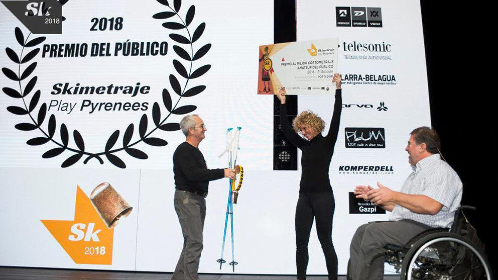 Ana Salvador recoge el premio del público al mejor cortometraje CEDIDA