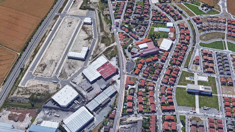 Imagen aérea de la localidad de Orkoien, junto a la ronda de Pamplona, PA-30. ARCHIVO