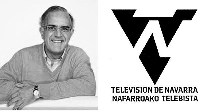 Fermín Goñi Director General del Ente Público RTV Navarra que nunca llegó a emitir y el logotipo de la televisión. 