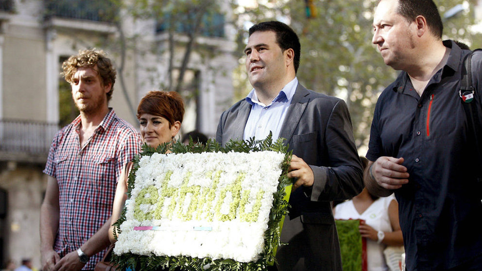 Los dirigentes de EH Bildu Maiorga Ramírez, Barkatxo Ruiz, Jon Iñárritu y Pernando Barrena, en la ofrenda floral de la Diada de Cataluña EFE