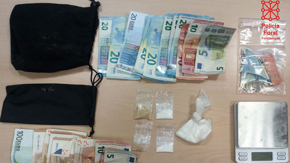 Dinero y droga incautada por la Policía Foral en Tafalla POLICÍA FORAL
