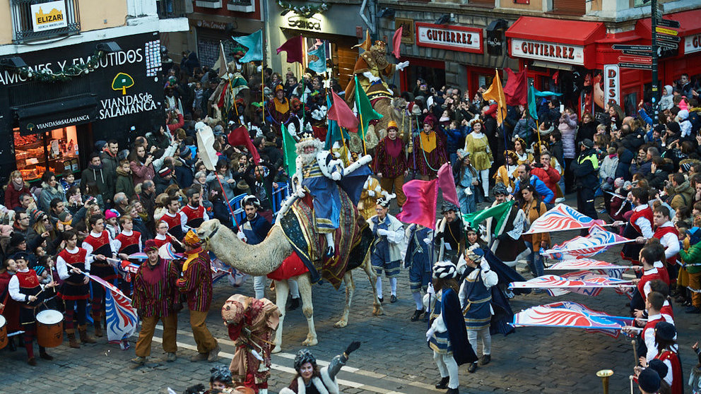 Sus majestades de Oriente los Reyes Magos entran en Pamplona por el Portal de Francia. MIGUEL OSÉS 1