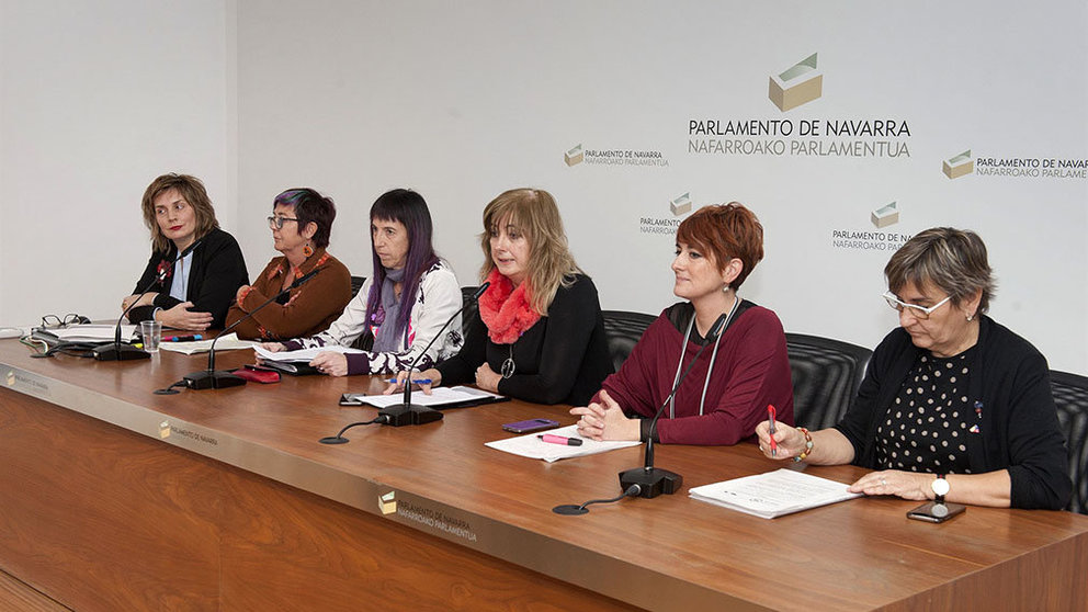 Virginia Alemán, Bakartxo Ruiz, Tere Sáez y Marisa de Simón en el Parlamento. EUROPA PRESS