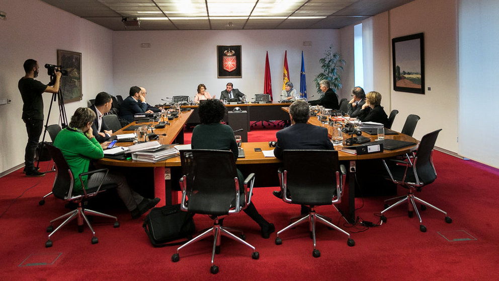 Comparecencia de la expresidenta del Gobierno de Navarra, Yolanda Barcina, en la comisión de investigación sobre Caja Navarra en el Parlamento foral (57). IÑIGO ALZUGARAY