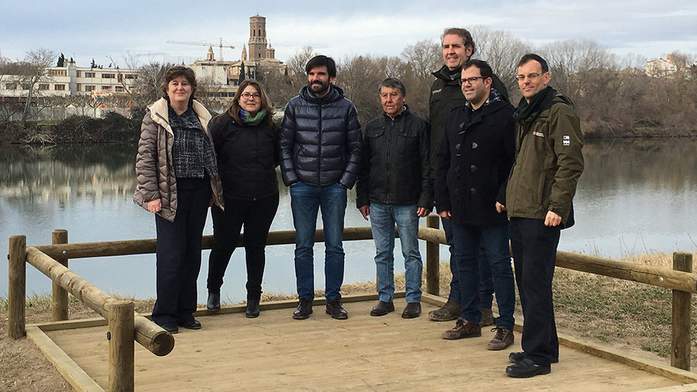Responsables de medio ambiente del Gobierno foral y el Ayuntamiento de Tudela, junto al alcalde Eneko Larrarte, visitan la Barca Vieja GOBIERNO DE NAVARRA