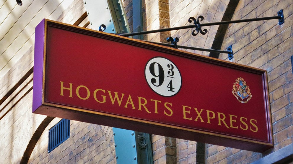 Una imagen del andén de la estación de tren del universo Harry Potter.