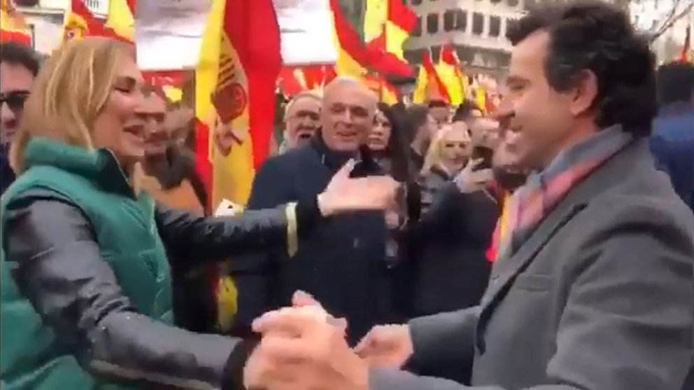 Ana Beltrán junto al presidente del PP de Baleares bailando en la manifestación de Colón FACEBOOK PP