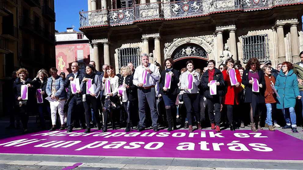 Una concentración en Pamplona llama a no dar ni un paso atrás en la lucha por la igualdad entre mujeres y hombres EUROPA PRESS