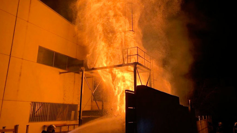 Incendio en un silo de Arguedas. BOMBEROS
