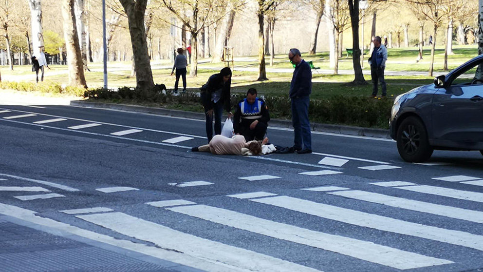 Una mujer de 74 años ha resultado atropellada junto a un paso de cebra en la Vuelta del Castillo junto con la calle Fuente del Hierro IMAGEN CEDIDA