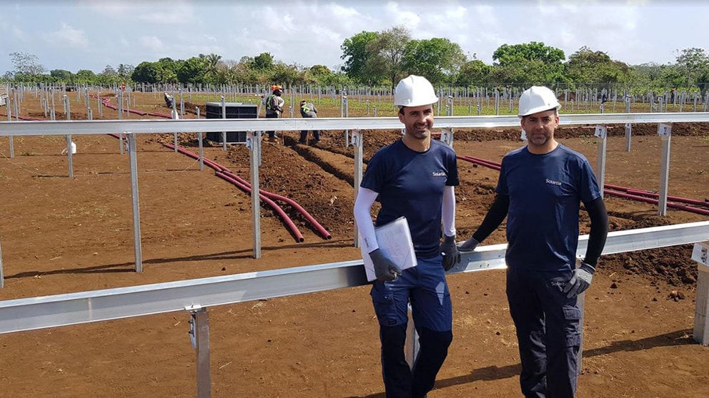 Alberto Aragón y Antonio Mendivil durante el arranque de las obras en Nicaragua SOLARTIA