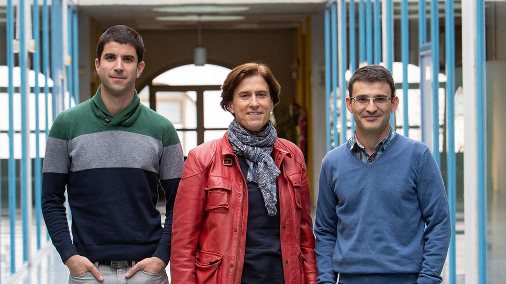 Los investigadores Lola Ugarte, Tomás Goicoa y Aritz Adin, todos ellos del Instituto InaMat de la Universidad, han colaborado para diseñar SSTCDapp. UPNA