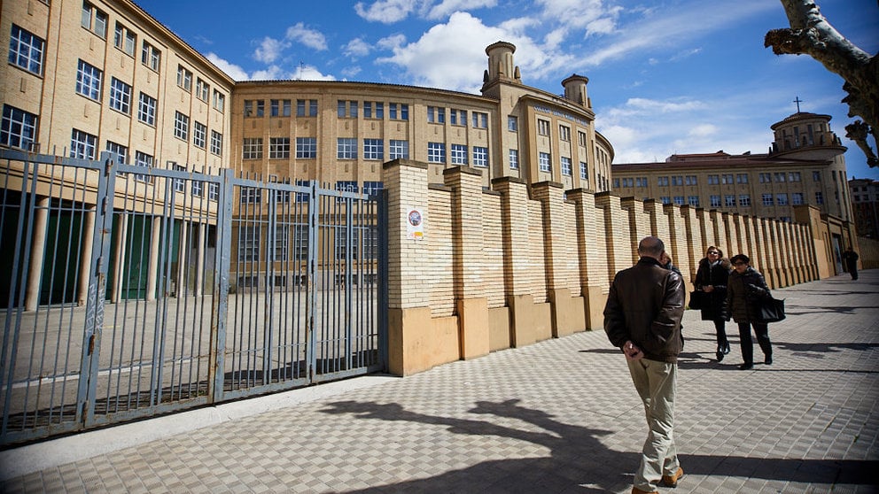 Edificio del colegio Santa María la Real 'Maristas' en la Avenida de Galicia de Pamplona (09). IÑIGO ALZUGARAY