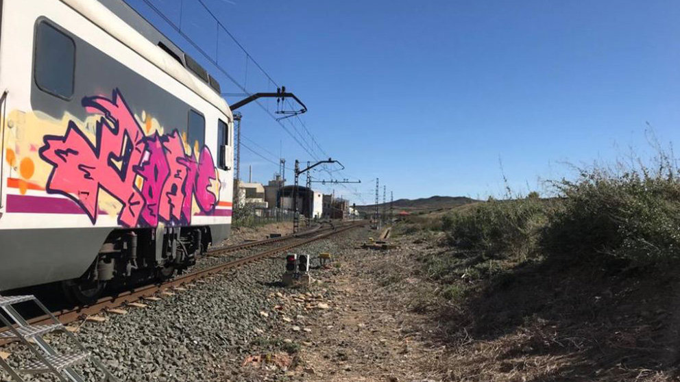 Tren averiado en Lodosa que cubría el recorrido entre Miranda de Ebro y Zaragoza POLICÍA FORAL (6)