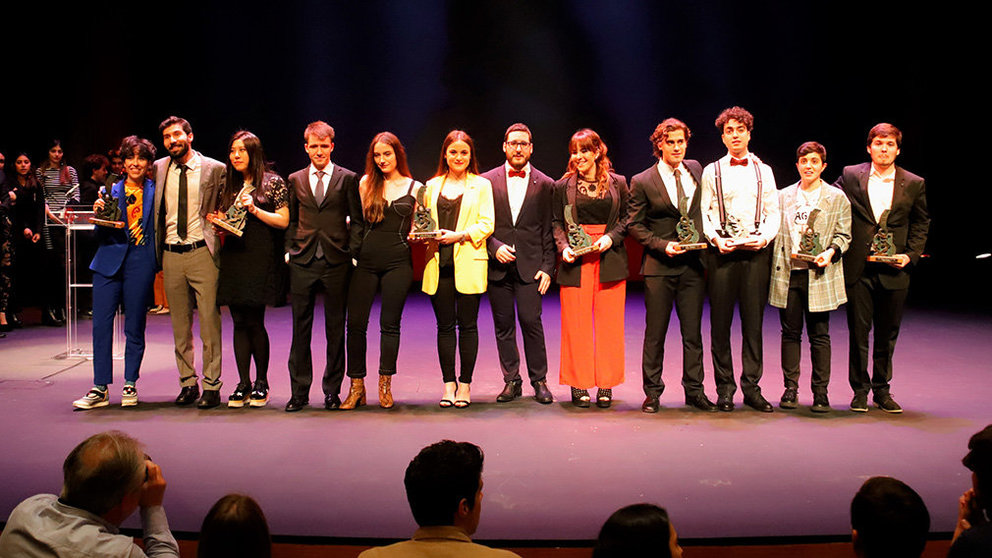 Fotografía con los ganadores de los Premios Kino que entrega la Facultad de Comunicación de la Universidad de Navarra UNAV