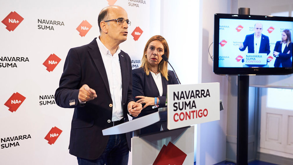 Rueda de prensa de Navarra Suma a cargo de Alberto Catalán y Amelia Salanueva. PABLO LASAOSA 1
