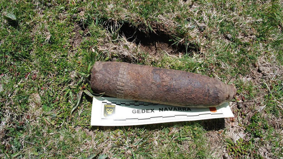 Uno de los proyectiles encontrados por la Guardia Civil en Navarra GUARDIA CIVIL