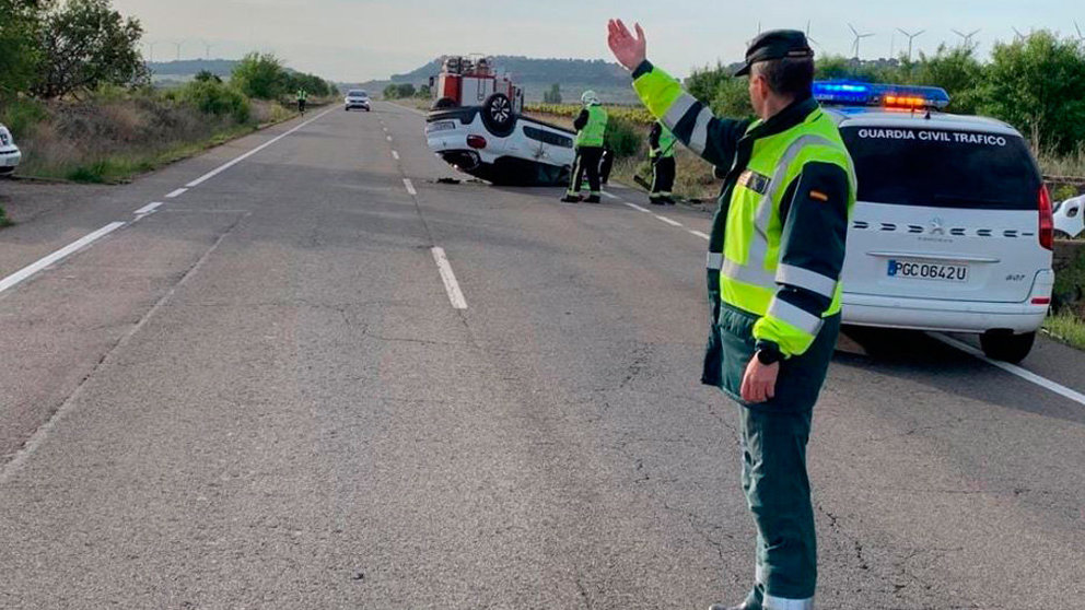 La Guardia Civil interviene en un accidente ocurrido en una carretera del término municipal de Corella. CEDIDA