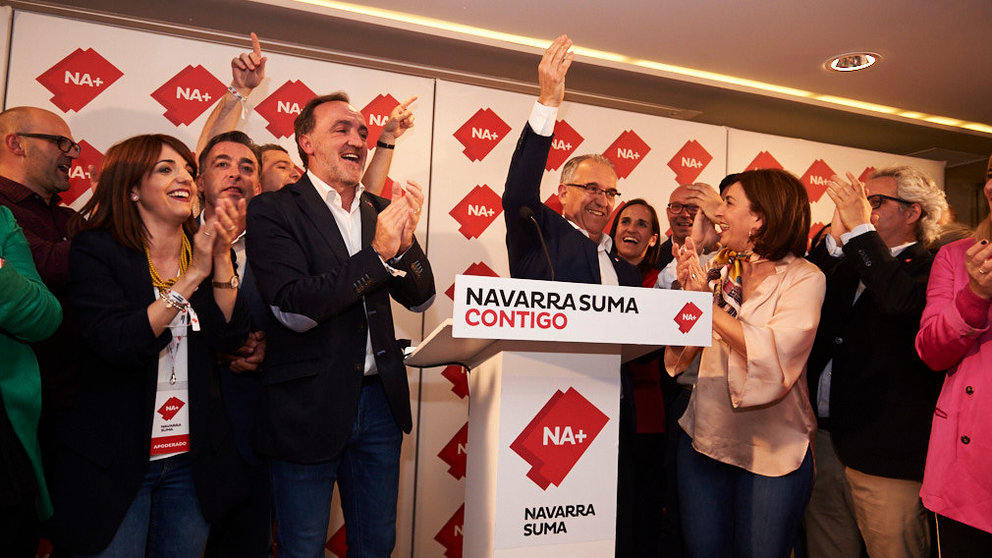.Navarra Suma celebra que ha ganado las eleccones forales y municipales de Pamplona. PABLO LASAOSA 1