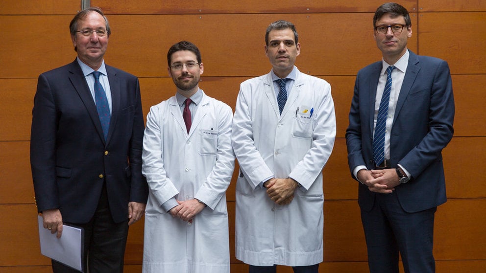 De izda. a dcha.
los doctores Felipe Calvo (co-Dir. Oncolog.Radioterápica), Miguel Fernández de
Sanmamed (Oncolog. Médica), Ignacio Gil Bazo y Antonio González, ambos co-
directores de Oncología Médica. CEDIDA