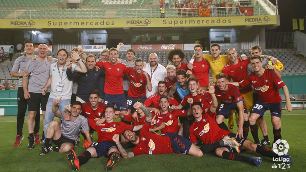 Osasuna celebra en Córdoba la victoria y el título de campeón de Segunda División LALIGA