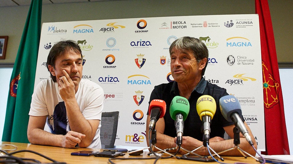El entrenador y presidente de Osasuna Magna, Imanol y Tatono Arregui analizan la situación deportiva e institucional del club. IÑIGO ALZUGARAY