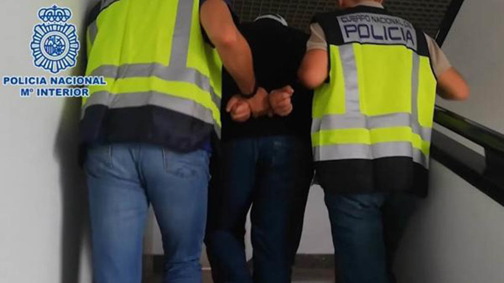 Imagen del momento de la detención. POLICÍA NACIONAL