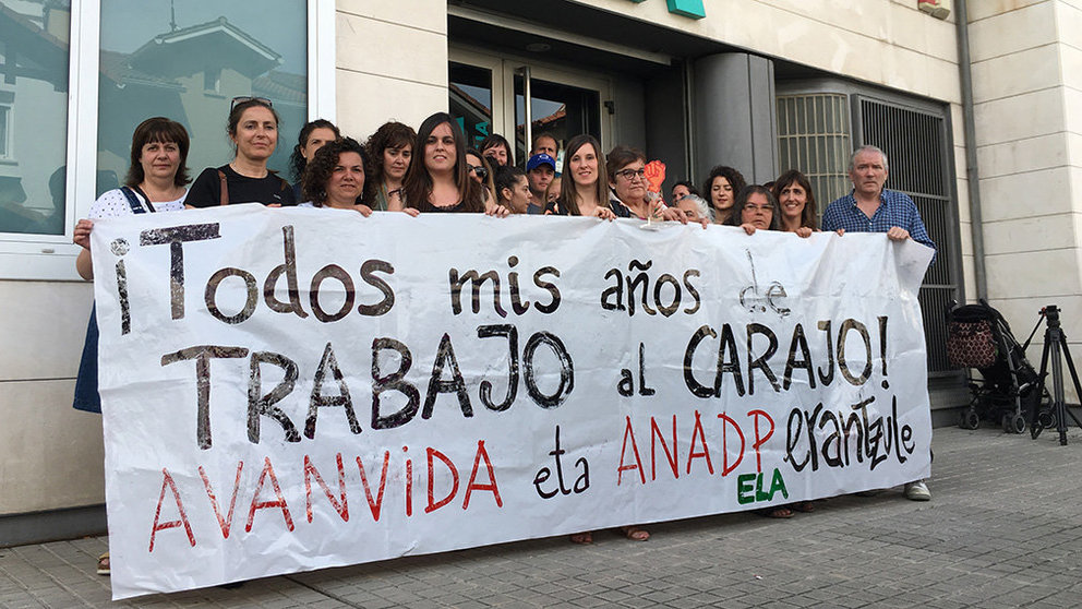Los representantes de las plantillas de los Centros de Rehabilitación Psicosocial Félix Garrido de Egües, el centro Queiles en Tudela y Ordoiz, en Estella, anuncian una huelga indefinida. Foto: ELA