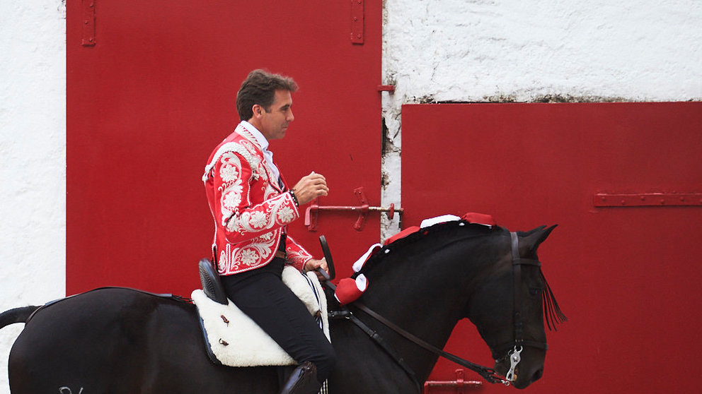 Pablo Hermoso de Mendoza durante la corrida de rejones de El Capea en la Feria del Toro de los Sanfermines de 2019. PABLO LASAOSA