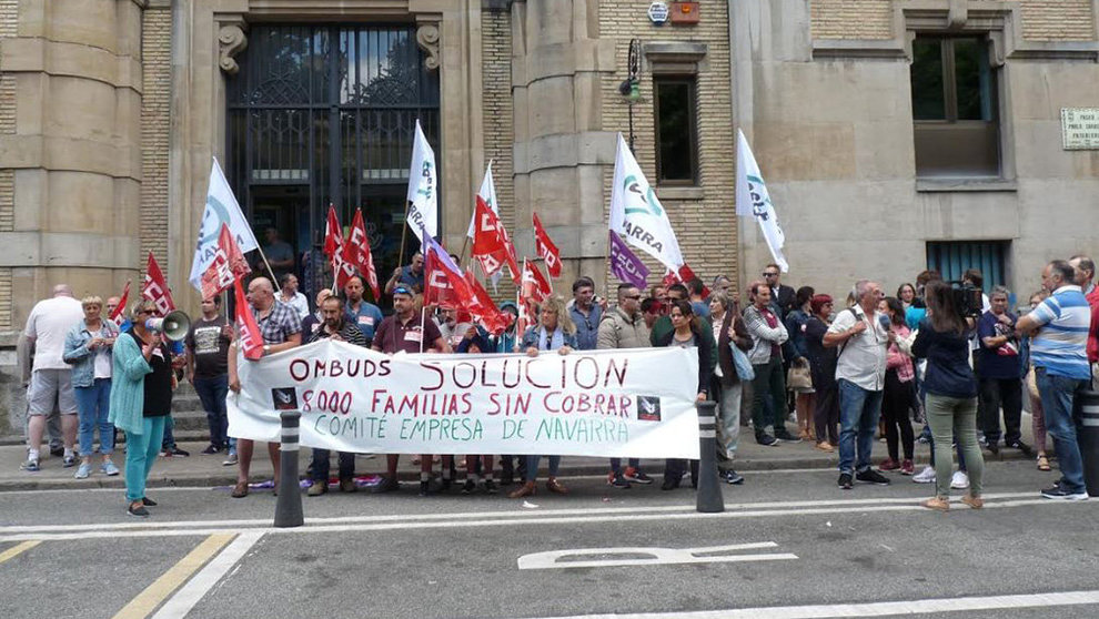 Trabajadores de la empresa OMBUDS se manifiestan en Pamplona CCOO