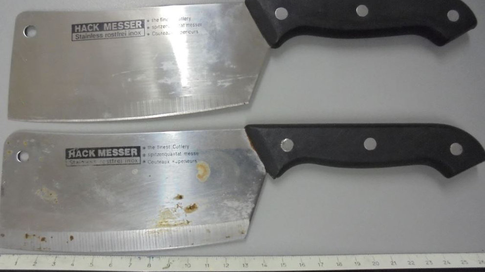 Los dos cuchillos de cocina que afilaba un vecino de Tudela TWITTER POLICÍA LOCAL