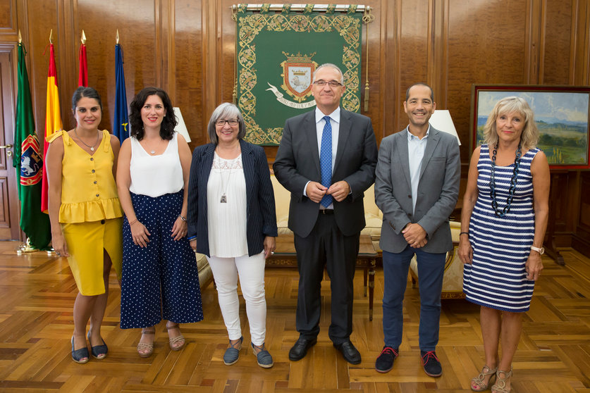 Recepción de la asociación CERNIM en el ayuntamiento de Pamplona. AYUNTAMIENTO PAMPLONA