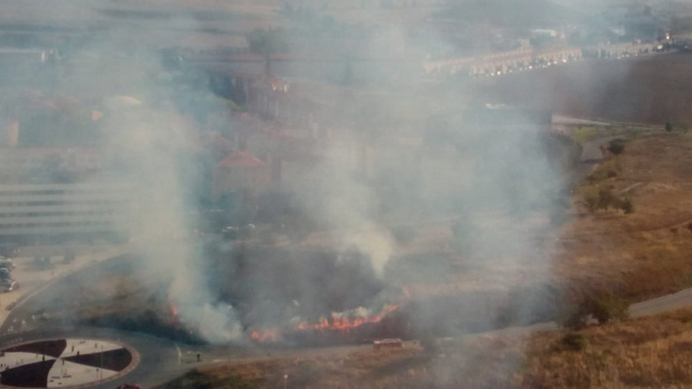 Imagen aérea del incendio provocado en Beriain. CEDIDA
