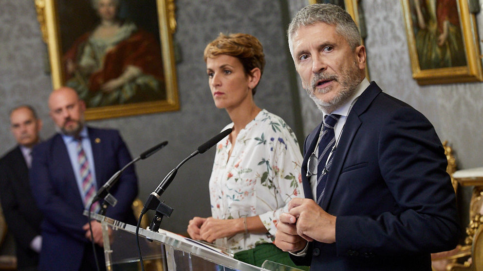 La presidenta del Gobierno de Navarra, María Chivite, se reúne con el ministro del Interior en funciones, Fernando Grande Marlaska. IÑIGO ALZUGARAY