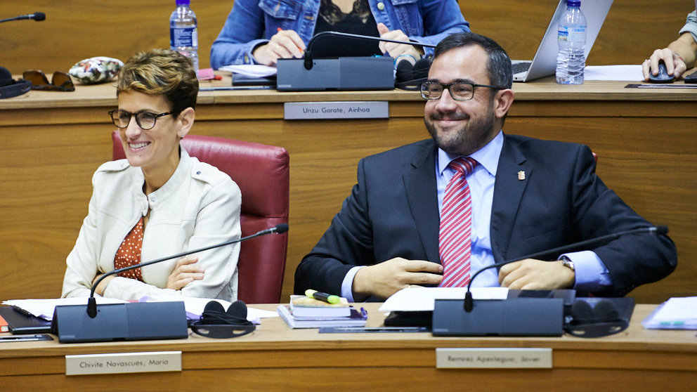 La presidenta del Gobierno de Navarra, María Chivite junto al consejero de Interior, Javier Remírez. PABLO LASAOSA 3