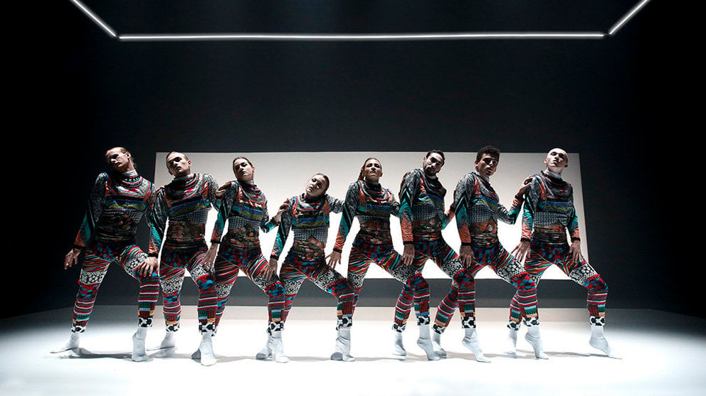 La National Dance Company Wales interpreta la obra &#39;Tundra&#39;. CEDIDA