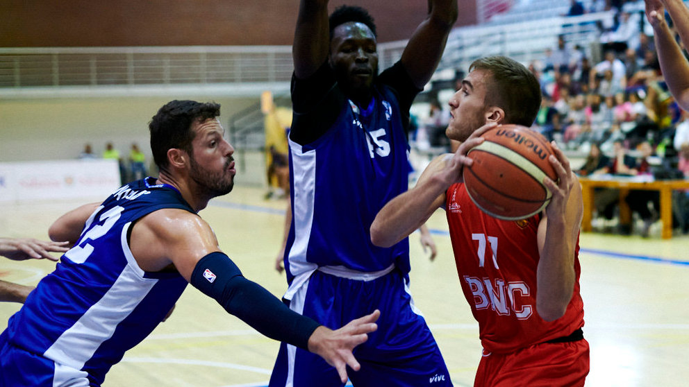 El Basket Navarra se enfrenta al Marbella en Arrosadía. PABLO LASAOSA 9