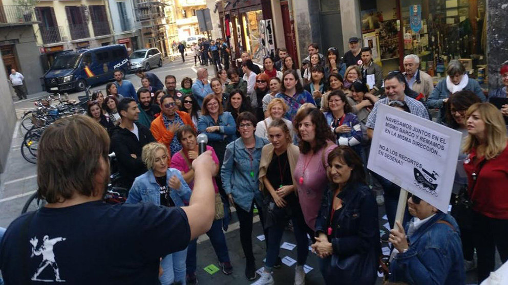 Concentración en Pamplona de trabajadores de Sedena CEDIDA