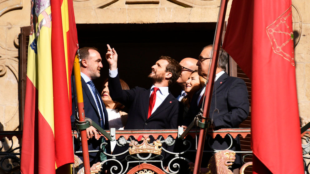 Pablo Casado se reune con Enrique Maya y Javier Esparza en su visita a Pamplona. PABLO LASAOSA 2