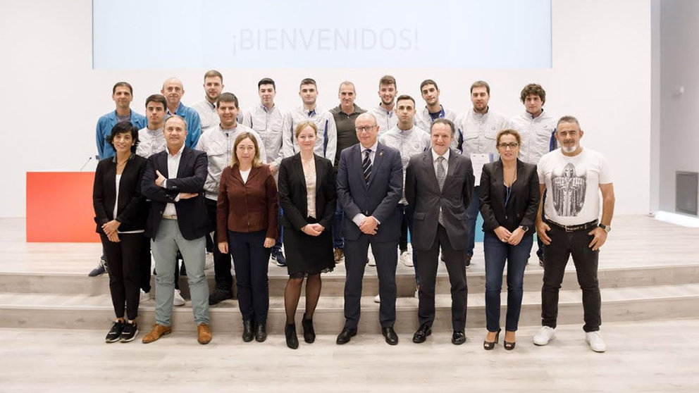 Participantes en el programa de aprendices de Volkswagen Navarra CEDIDA