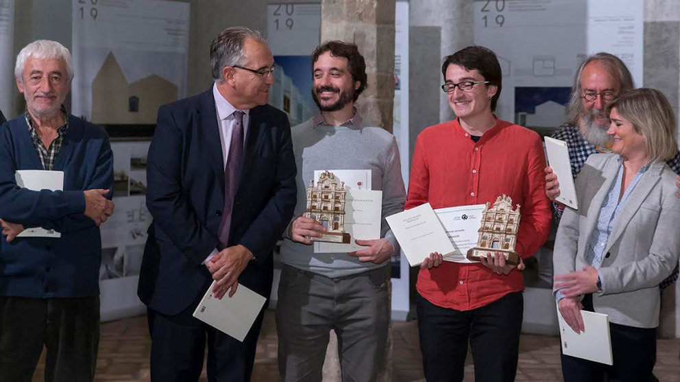 Ganadores del Premio Internacional de Poesía Ciudad de Pamplona (2) AYUNTAMIENTO DE PAMPLONA