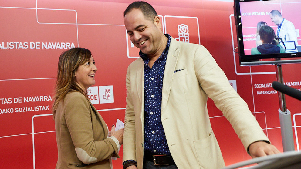 El secretario de Organización del PSN, Ramón Alzórriz, presenta la campaña electoral del 10N. IÑIGO ALZUGARAY