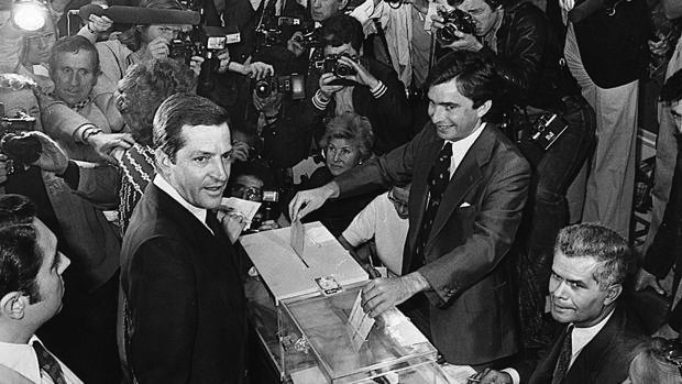 Adolfo Suárez vota en las primeras elecciones generales de la democracia, el 15 de junio de 1977 - FOTO ABC